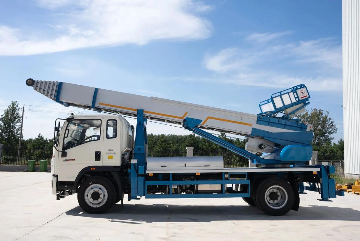 靖安县云梯上料车租赁费用