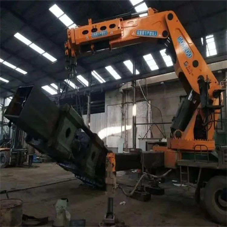 靖安县200吨折臂吊出租