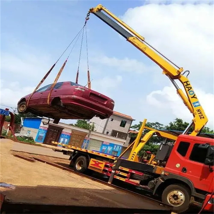 靖安县吊车吊汽车的正确方法